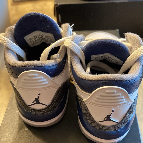 Jordan 3 - Picture 3 of 3